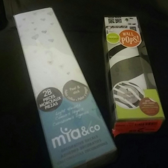 Wall peel n stick - Picture 1 of 1